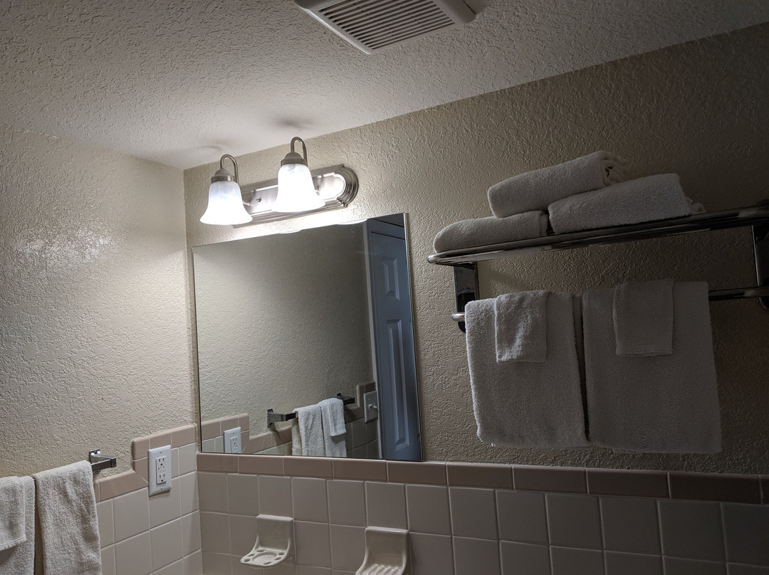 开曼汽车旅馆主图