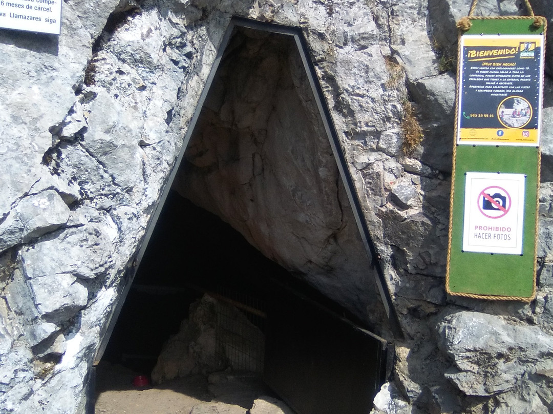 Caves of Llamazares景点图片