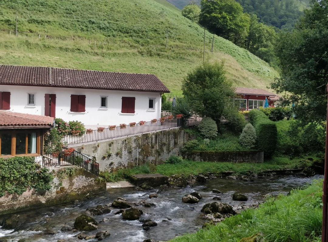 尼夫河源头酒店主图
