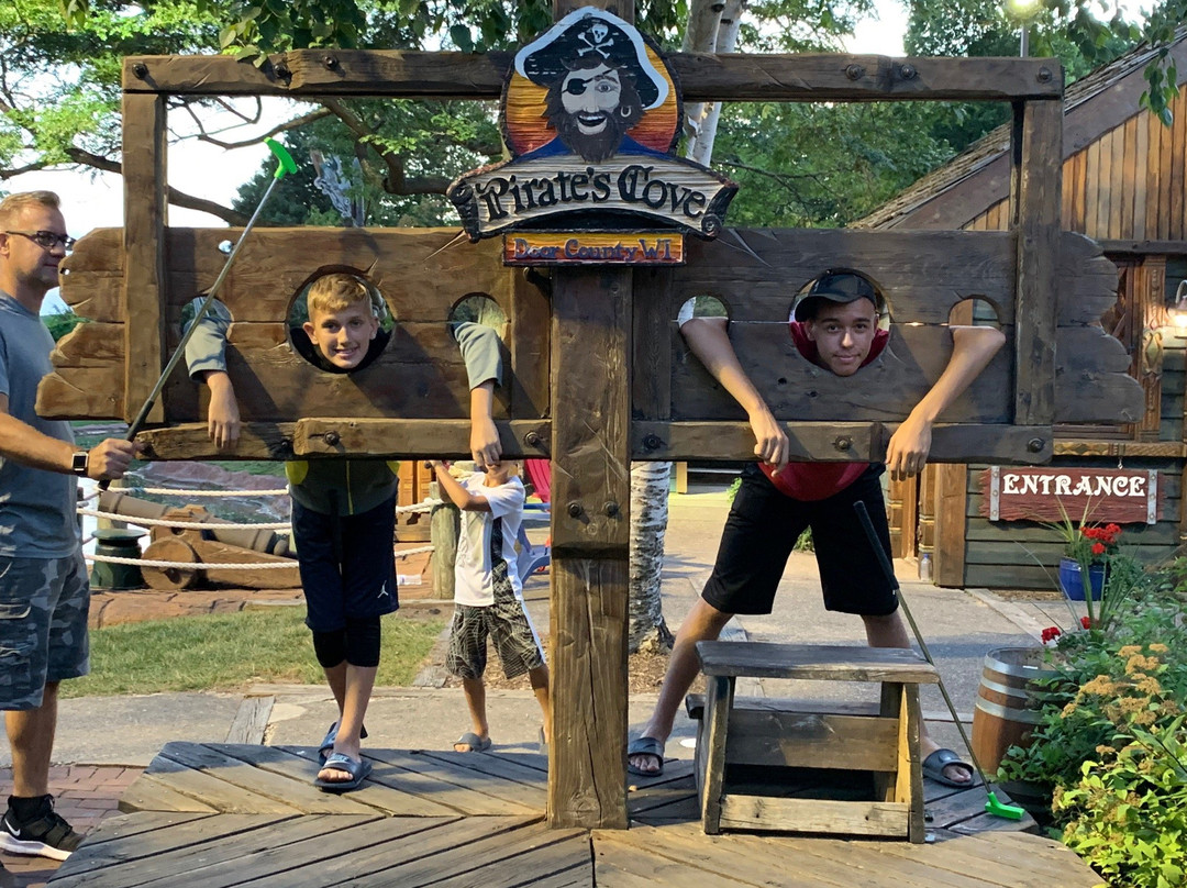 Pirate's Cove Adventure Golf - Sister Bay景点图片