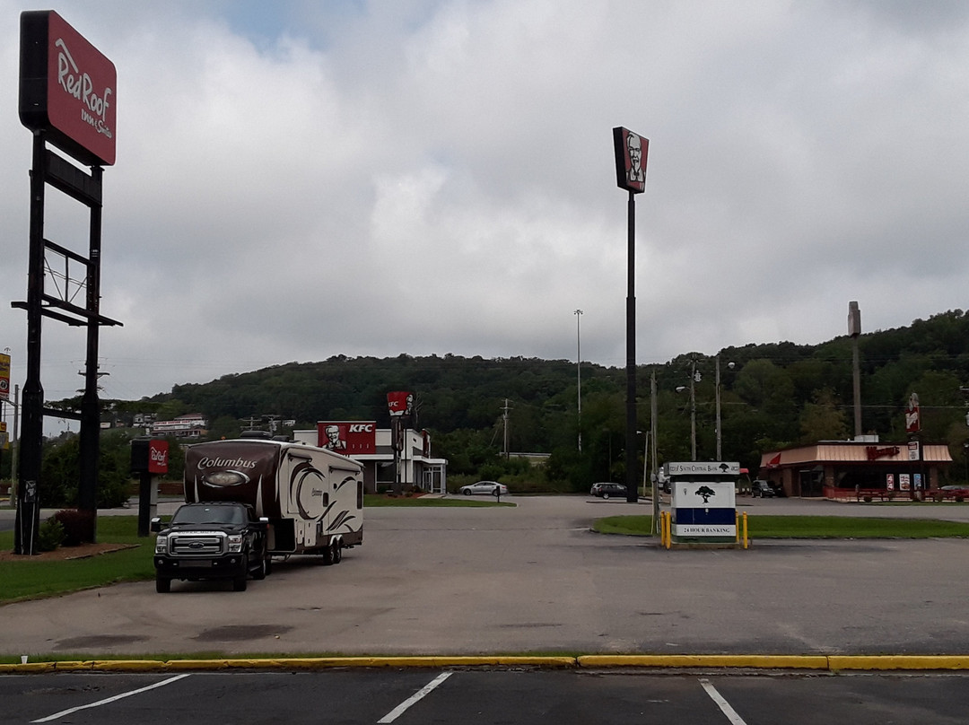 Red Roof Inn & Suites主图