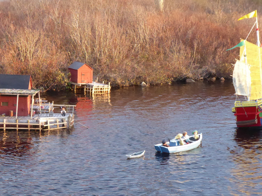 Maxwell Morgan's River of Boats景点图片