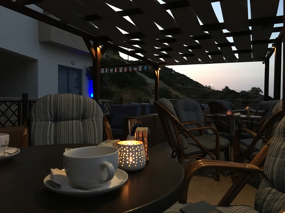 Sea View Apartments Cafe and Cocktail Bar主图