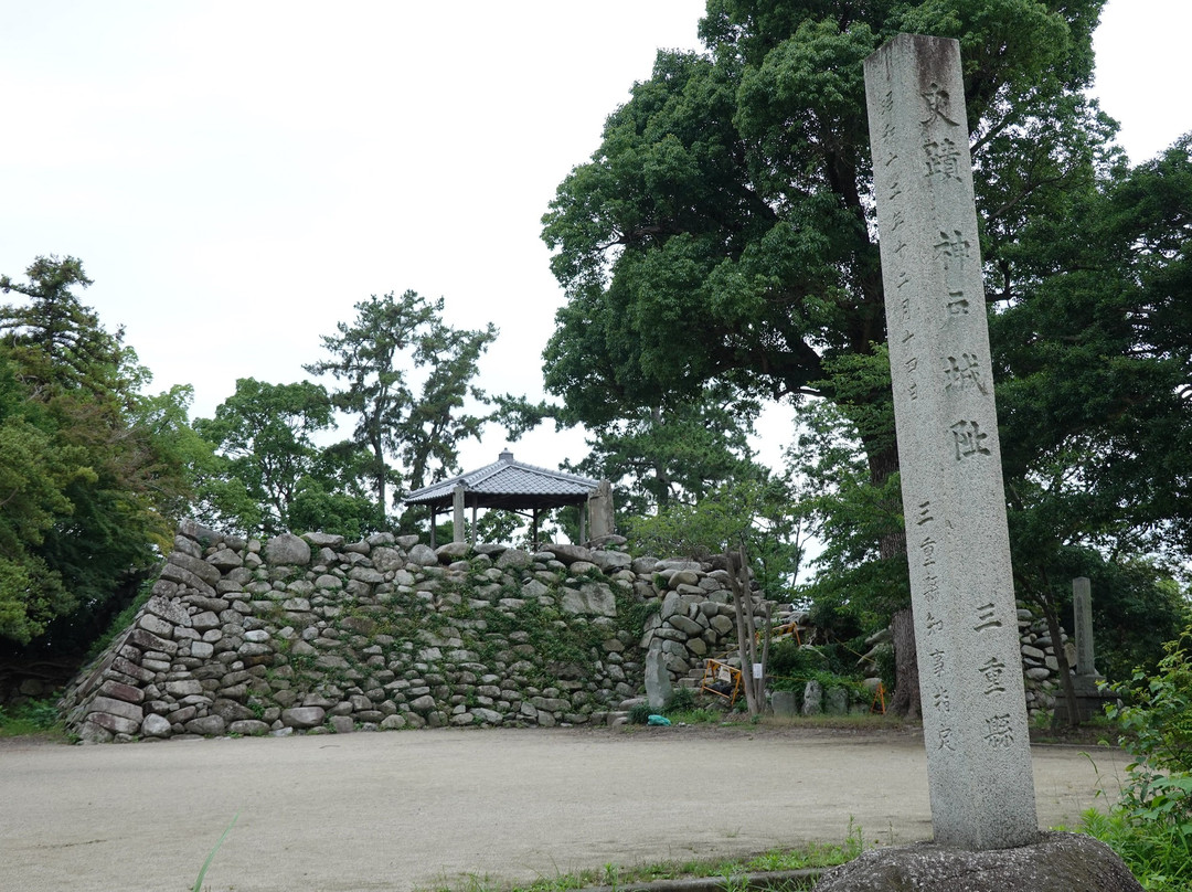 Kanbe Castle Ruin景点图片