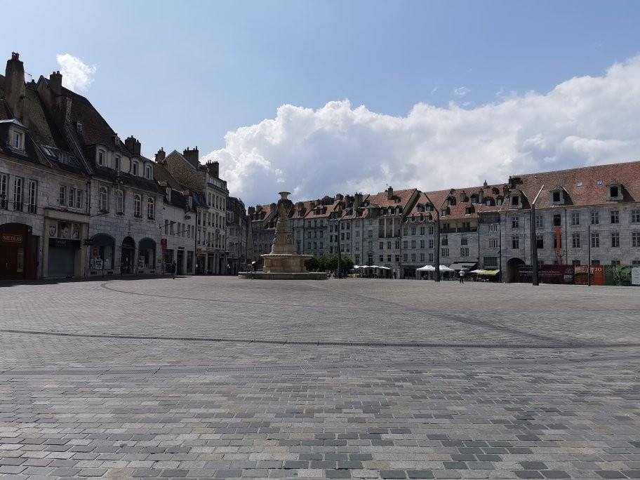 Place de la Révolution-贝桑松必去景点