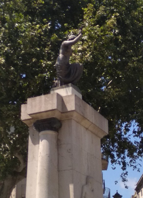 Monumento a Narciso Monturiol-菲格拉斯必去景点