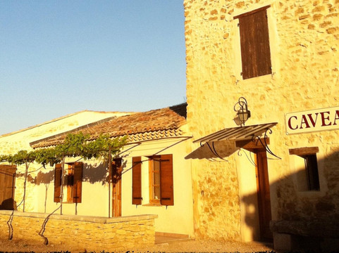 CHÂTEAU DES ROQUES-Vacqueyras必去景点