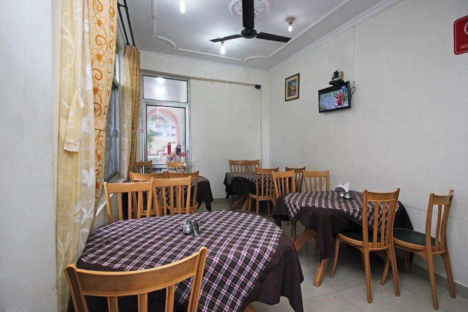Hotel Anuj Regency主图