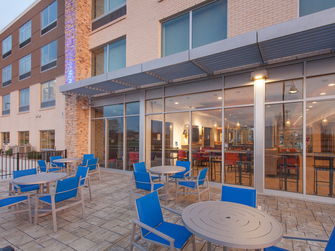 Holiday Inn Express & Suites Sterling Heights-detroit Area By IHG主图