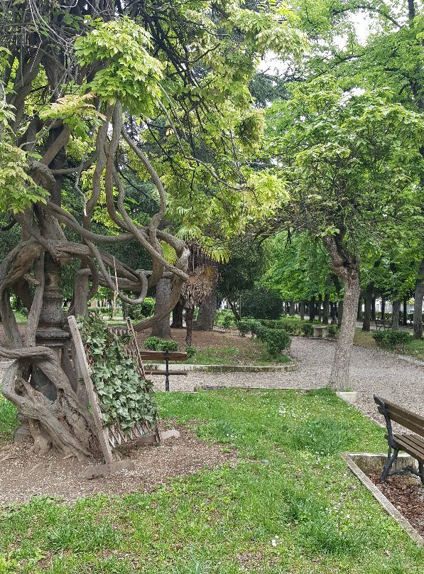 Villa Comunale-苏尔莫纳必去景点