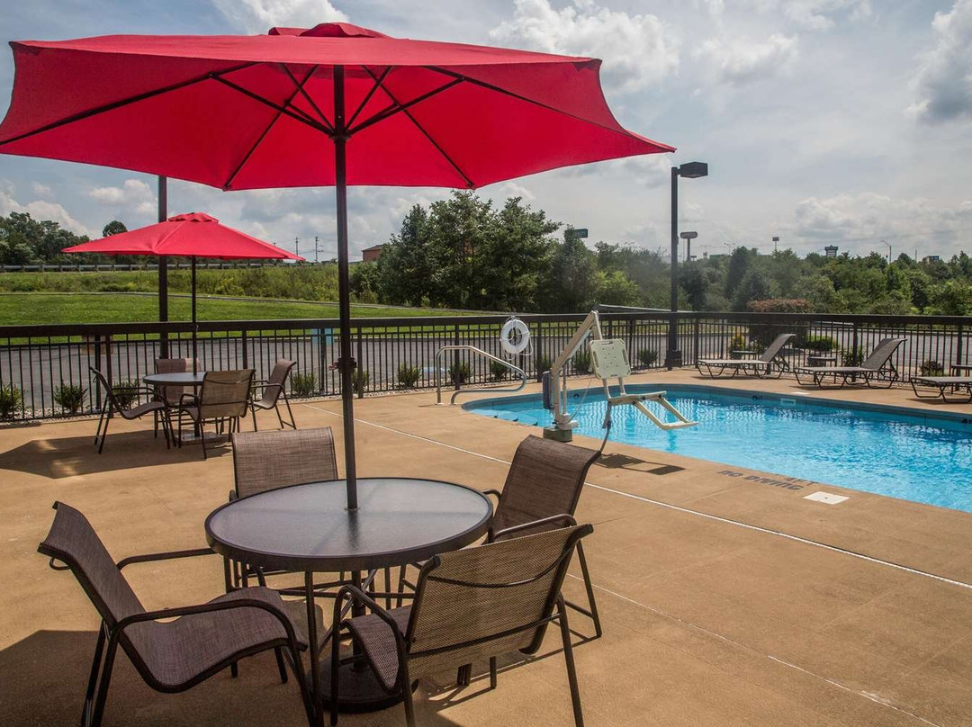 Hampton Inn Summersville主图