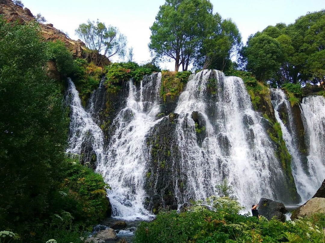 Shaki Waterfall景点图片