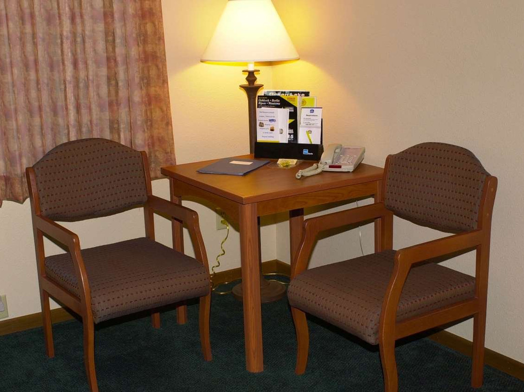 Super 8 by Wyndham Berlin WI主图