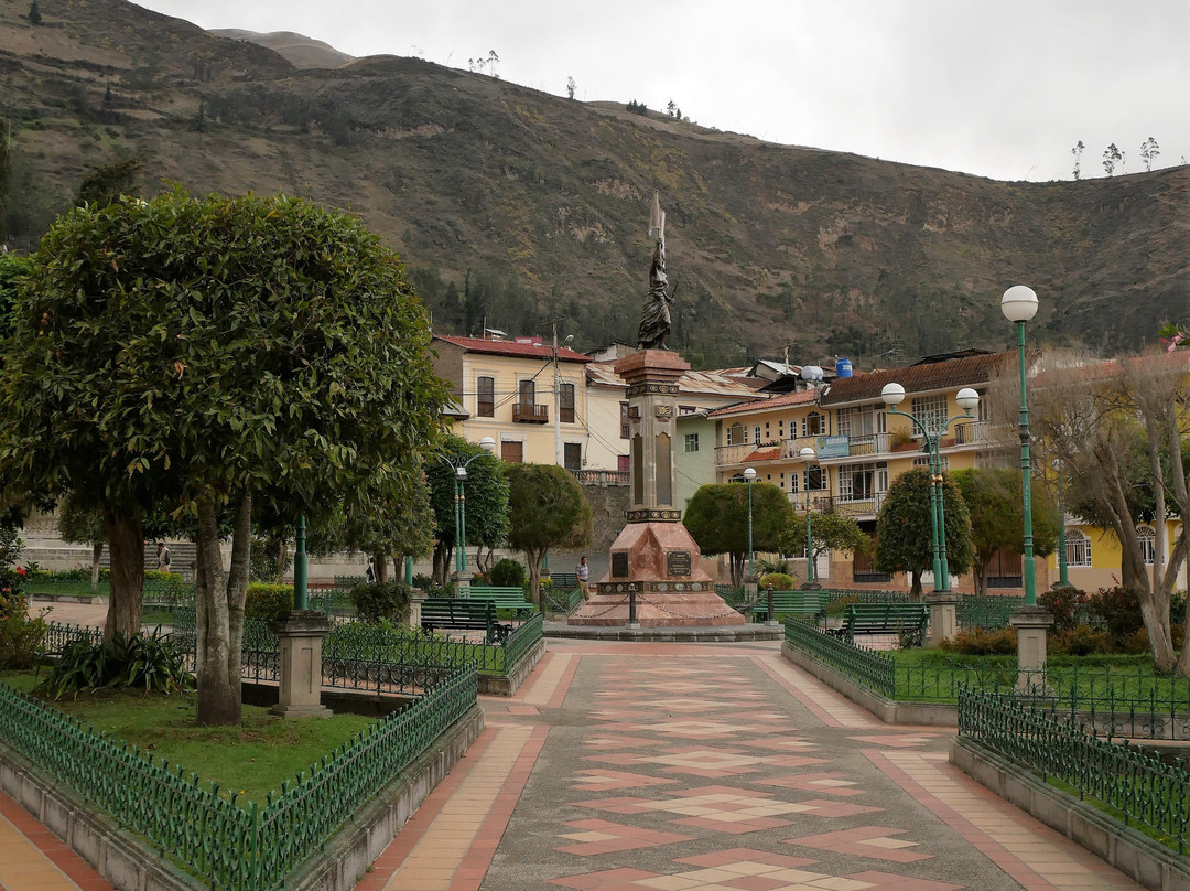 Parque 13 de Noviembre-Alausi必去景点