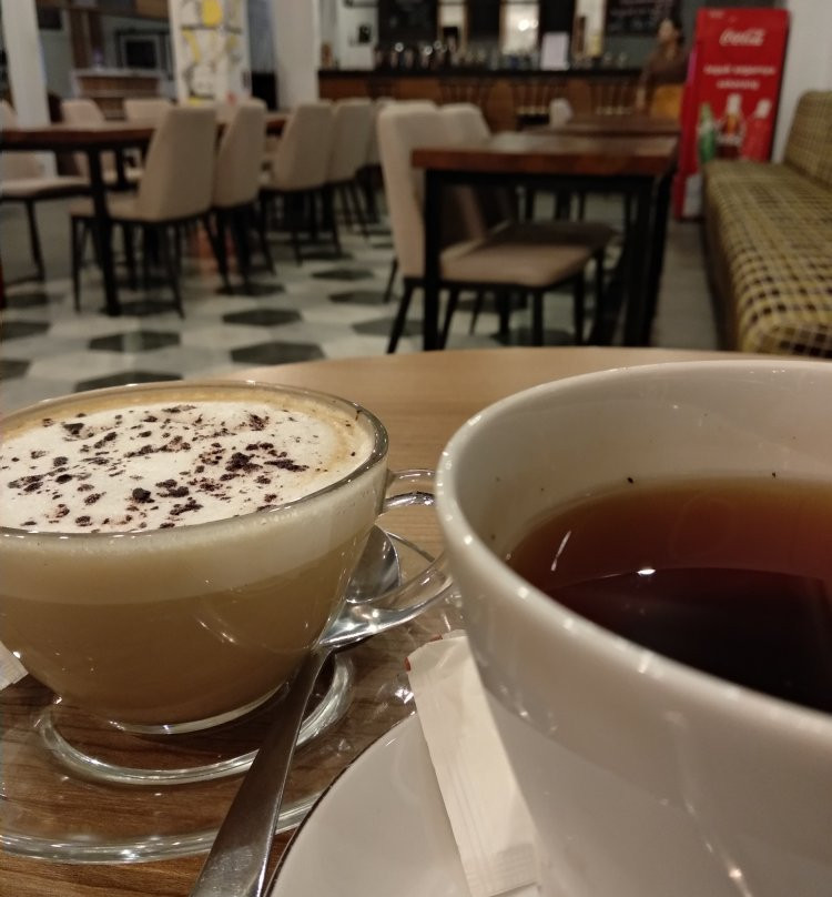 Front One Hotel Airport Solo主图