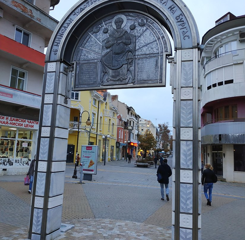Arch of St. Nicholas-布尔加斯必去景点