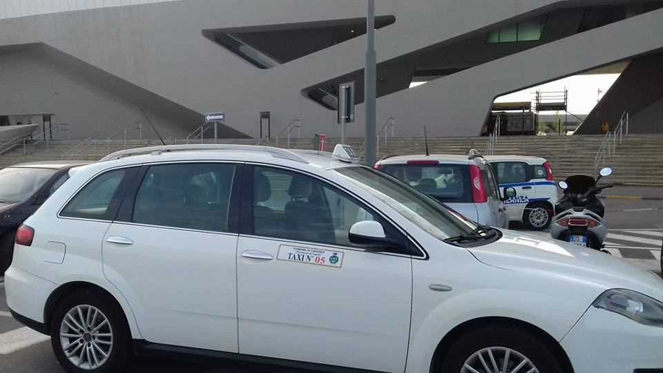 Taxi 05 Casoria di Russo Salvatore-卡索里亚必去景点