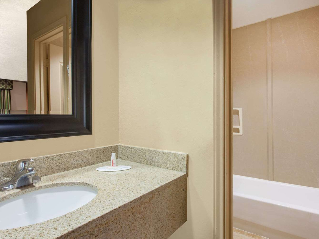 Days Inn by Wyndham Centerville主图