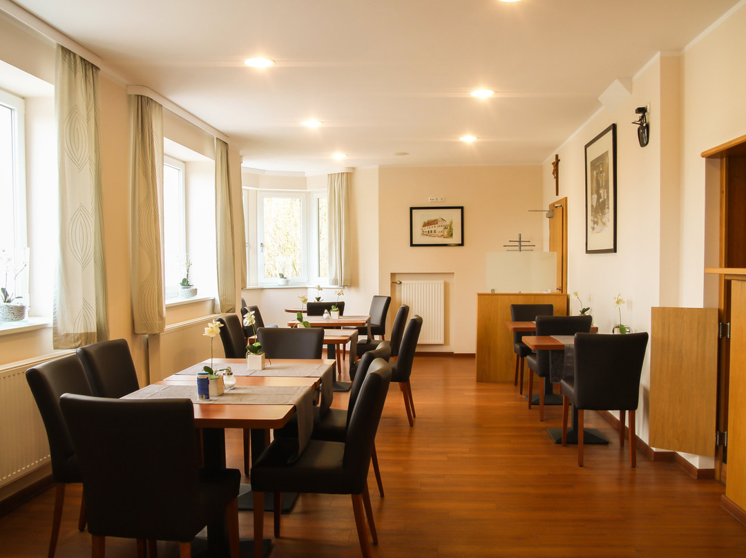 瓦德鲁斯特餐厅酒店主图