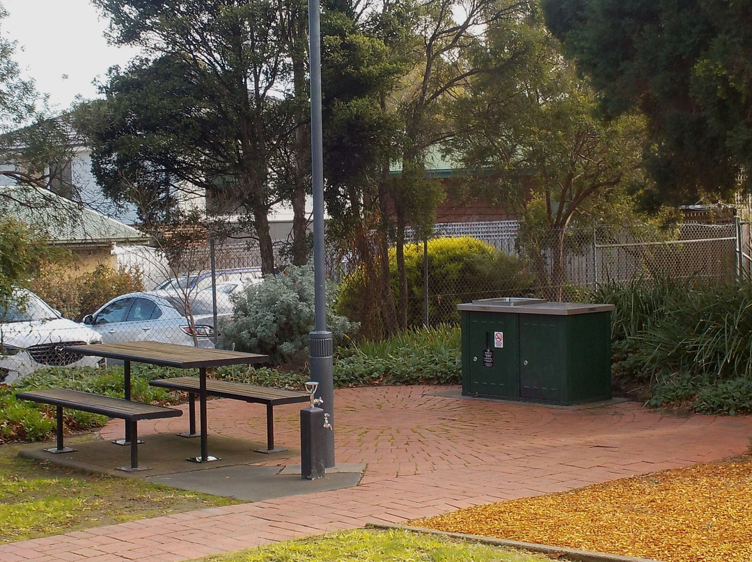 Alamein Avenue Playground景点图片