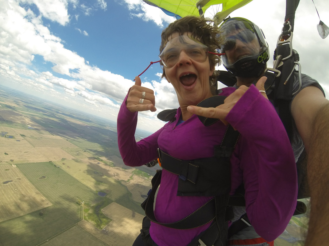 Skydive Extreme Calgary-Beiseker必去景点