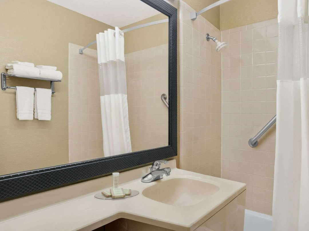 Super 8 by Wyndham Belleville IL/St. Louis Area主图