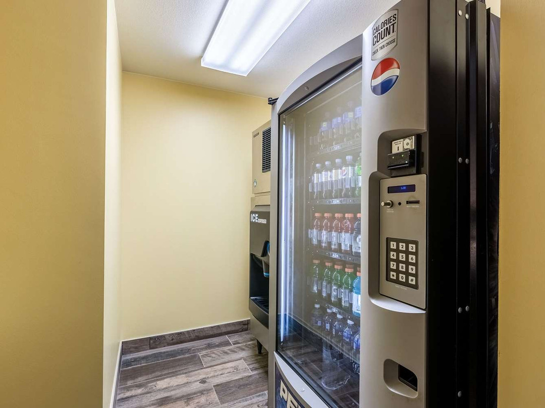 Comfort Suites Burlington主图