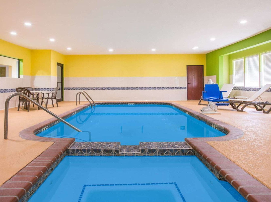 Super 8 By Wyndham Port Arthur/Nederland Area主图