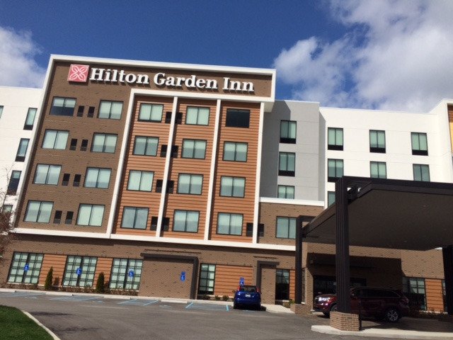 Hilton Garden Inn Louisville Mall of St. Matthews-浴室