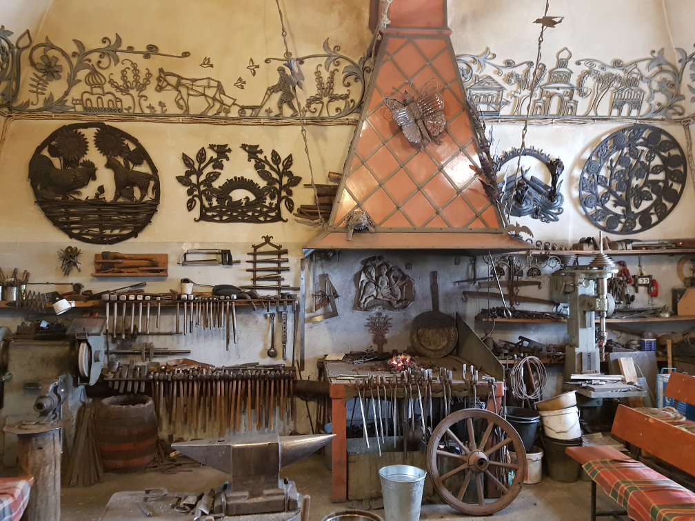 Borodins' Blacksmith Shop景点图片