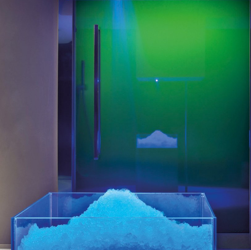 Frozen Natural Spa-萨卢佐必去景点