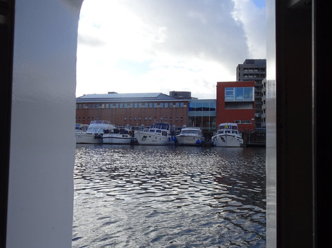 船上酒店船屋主图