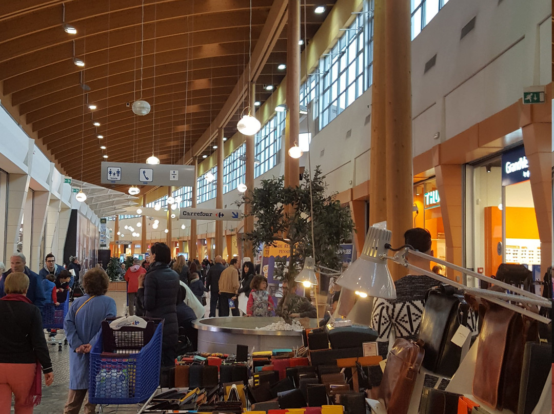 Centro Commerciale Carrefour景点图片