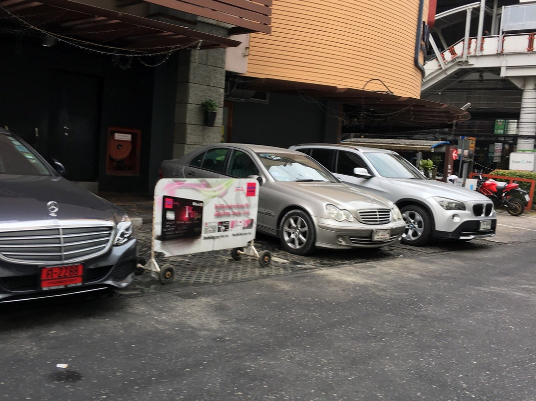 Khu Khot旅游景点-拉维拉