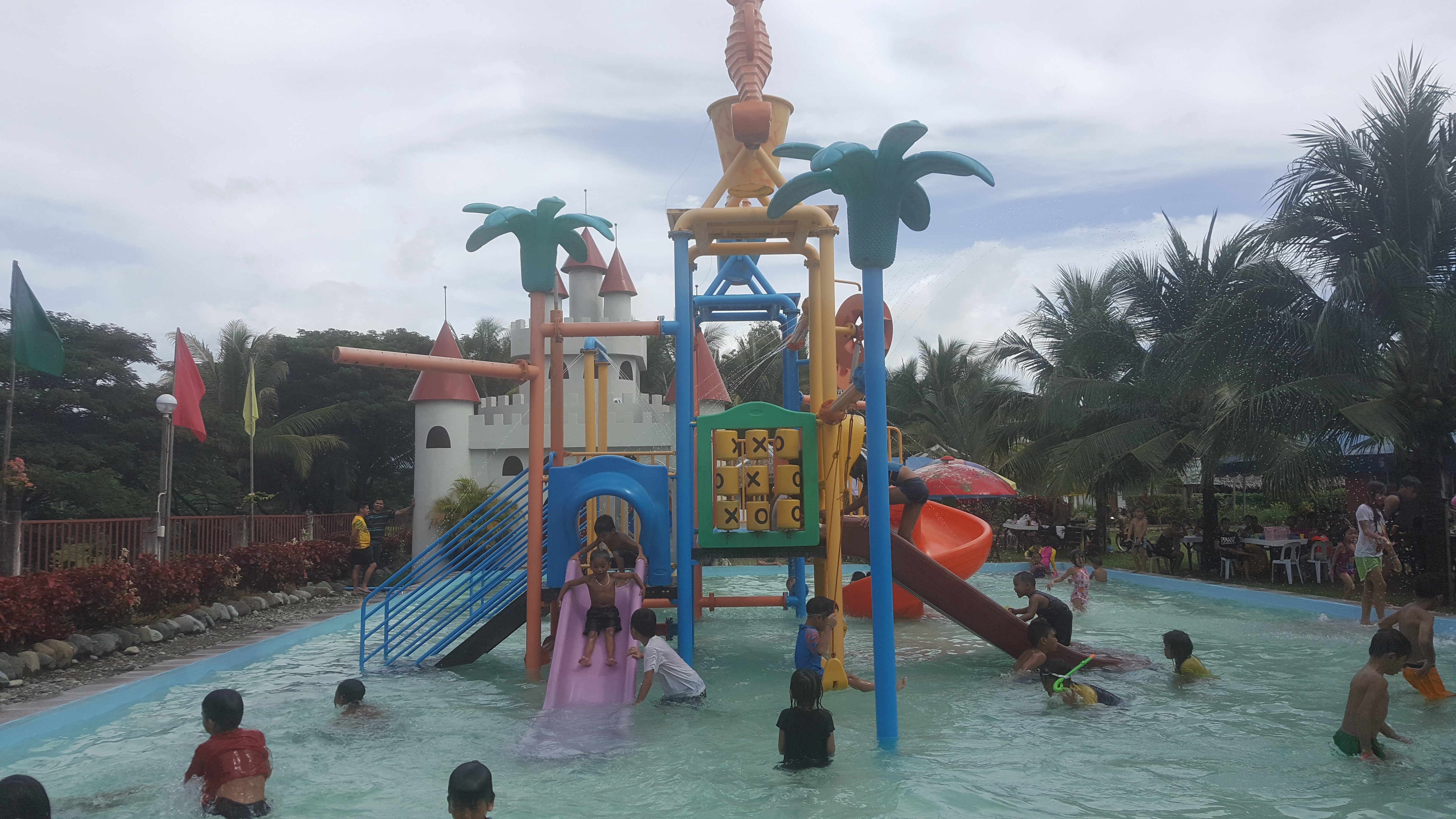 Gazebo Pools & Restaurant-官方
