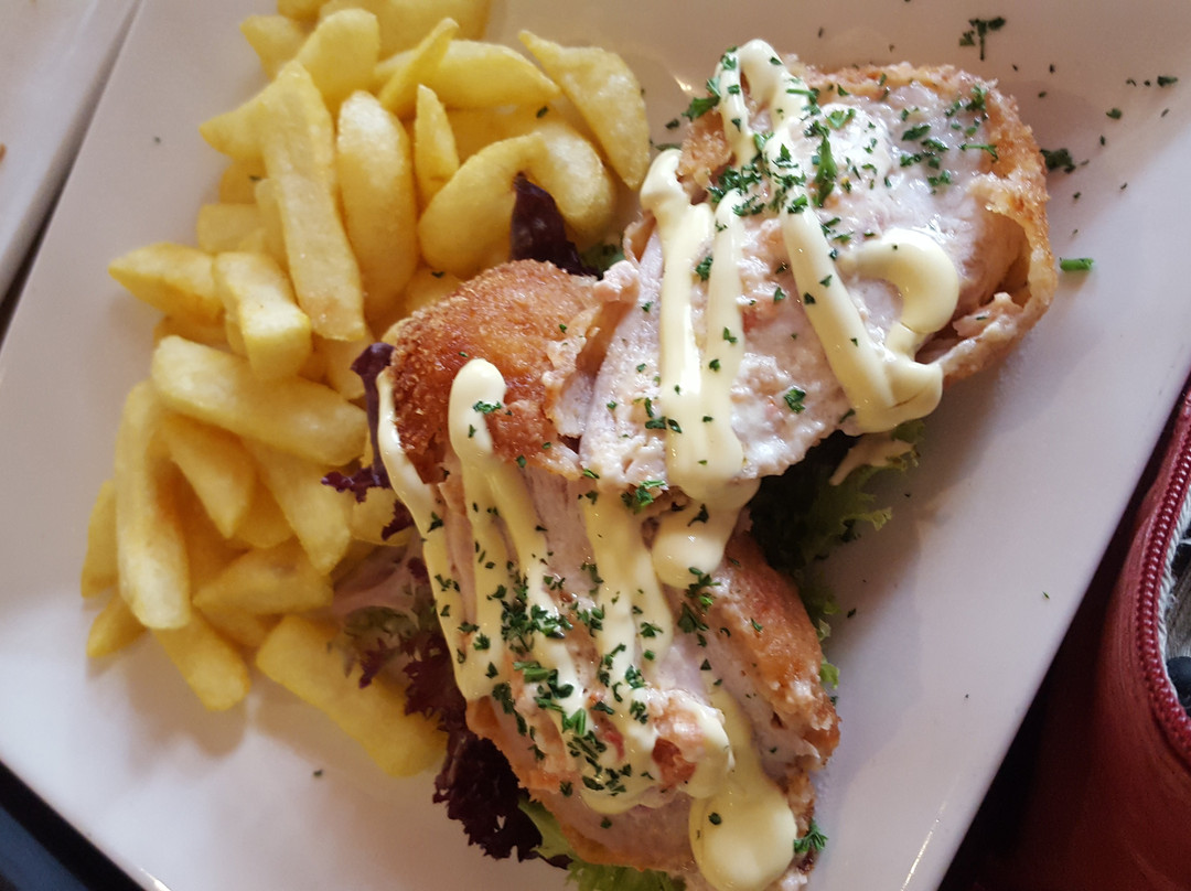 Windsor Gardens餐馆和美食-The Windsor Dining