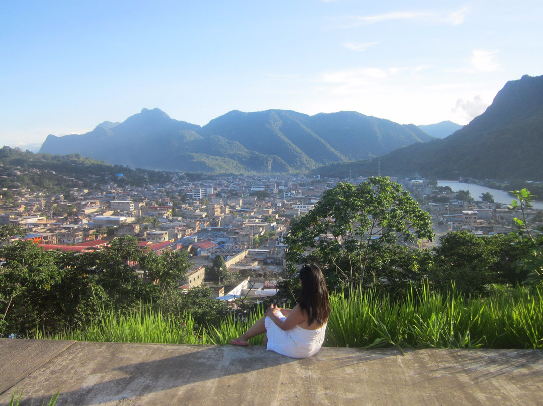 Mirador Cruz de San Cristobal景点图片
