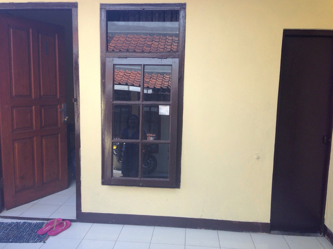 Budi House & Food Station主图