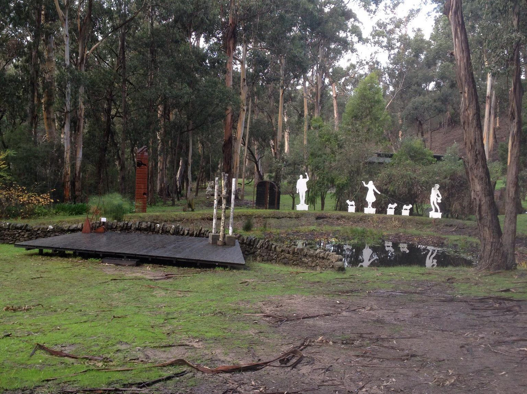 Qdos Arts Gallery-洛恩必去景点