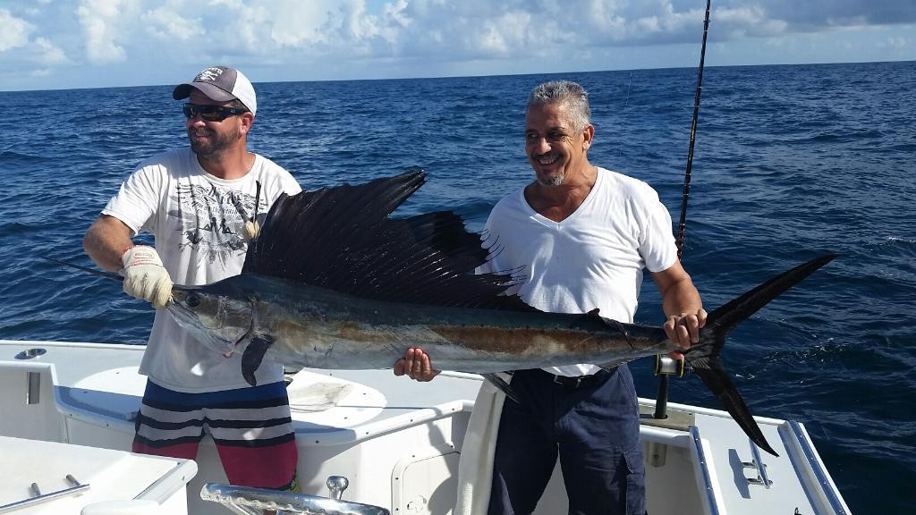 Ambush Fishing Charters-卡纳维拉尔港必去景点