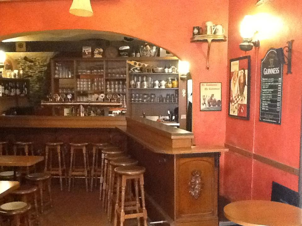 Pigna旅游景点-Black Horses Pub