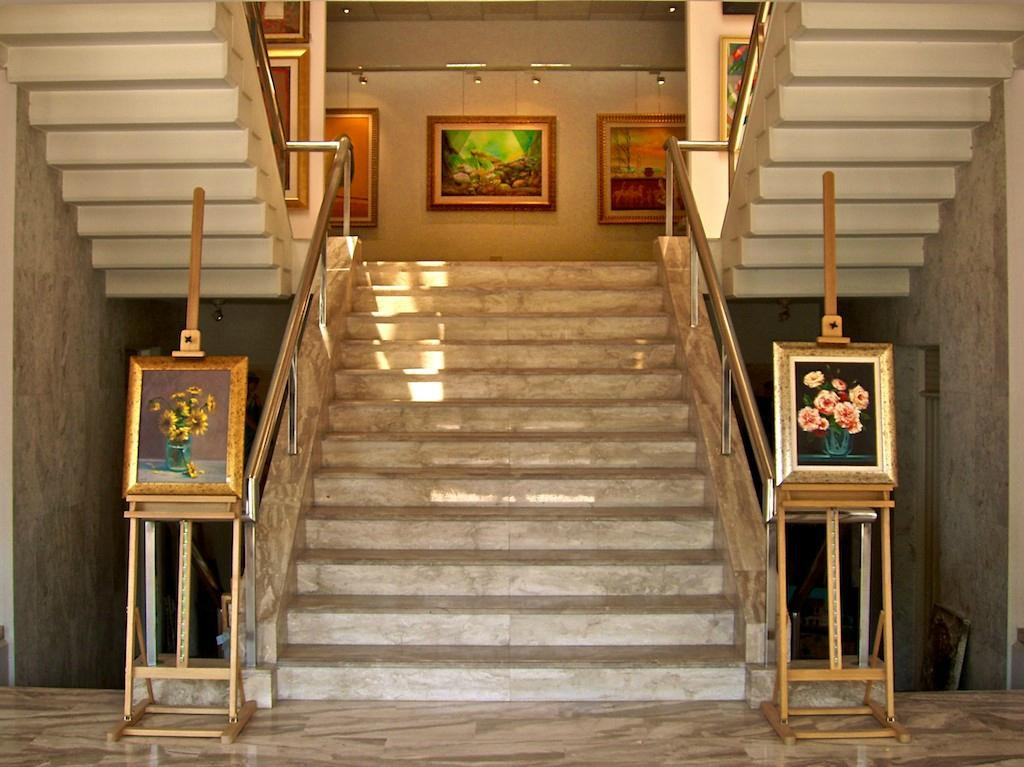 Agios Nektarios旅游景点-Peter's Gallery