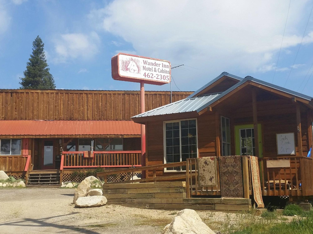 Wander Inn Motel & Cabins