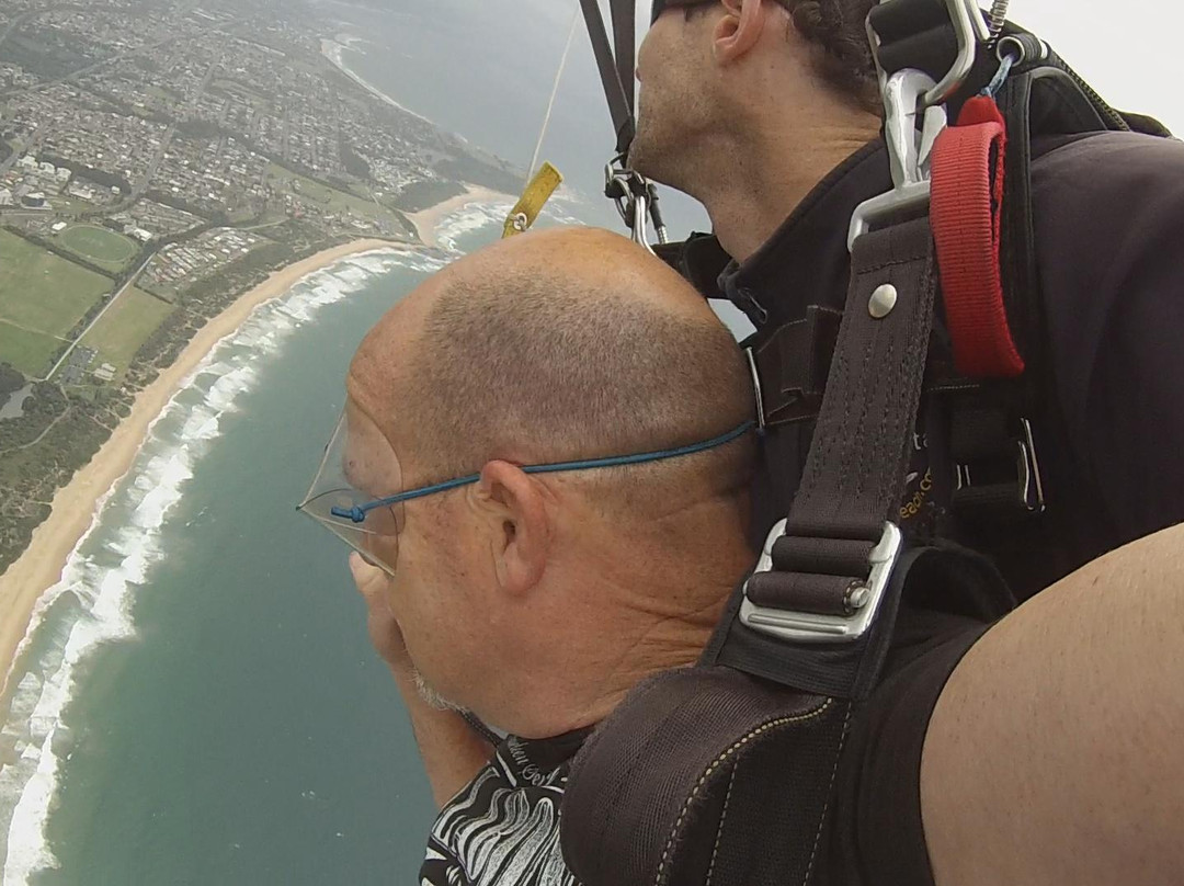 悉尼海滩跳伞-卧龙岗市必去景点