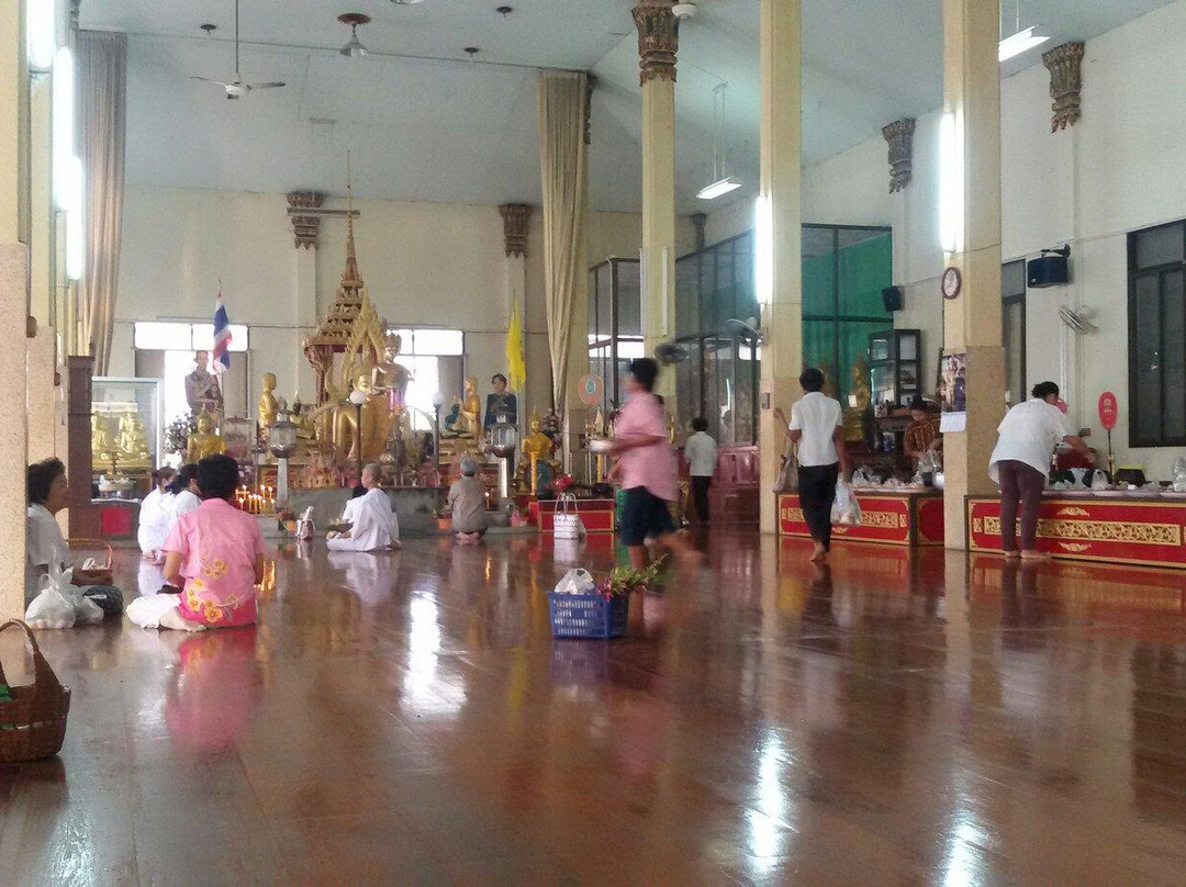 Wat Ban Laem or Wat Phet Samut Worawihan景点图片