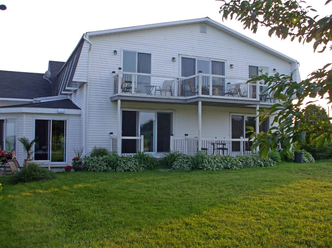 Cote St-Hermas Gite au vignoble主图