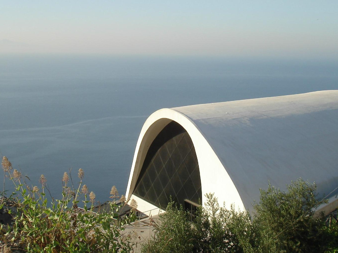 Auditorium Oscar Niemeyer-拉韦洛必去景点