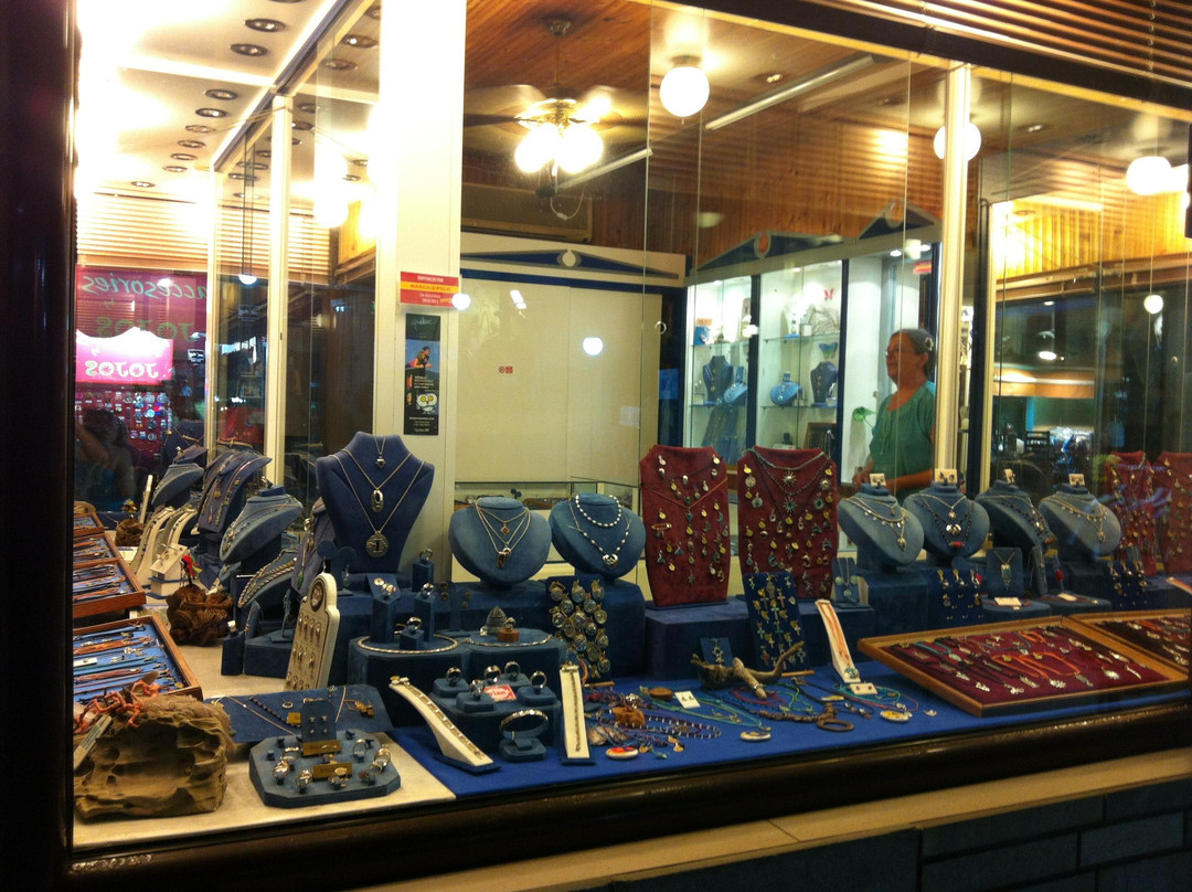 Yian Handmade jewelry shop景点图片