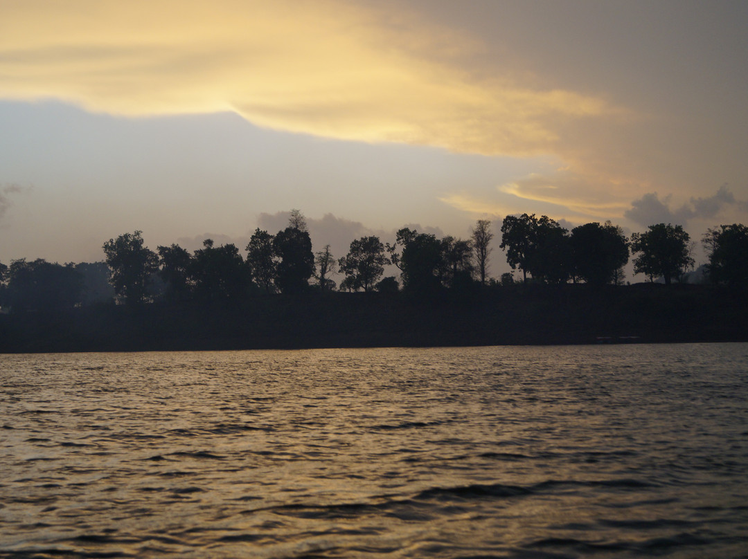 Dudhni Lake-锡尔瓦萨必去景点