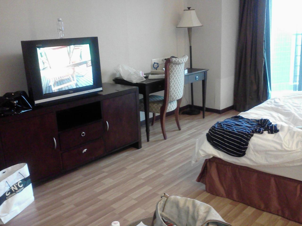 汤泉春天高尔夫酒店-客卧